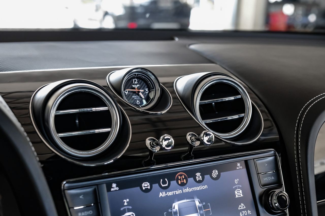 Bentley Bentayga Vehicle Main Gallery Image 30