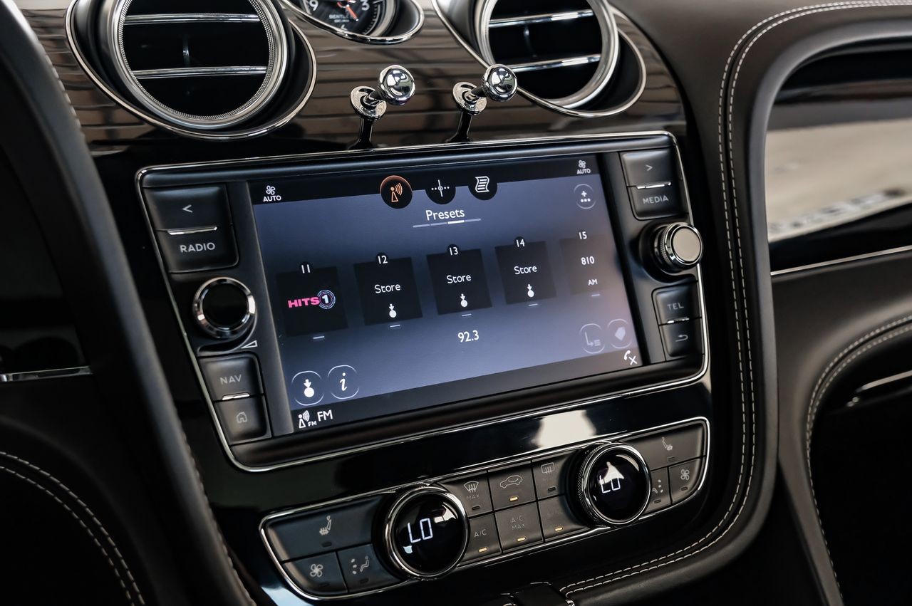 Bentley Bentayga Vehicle Main Gallery Image 32