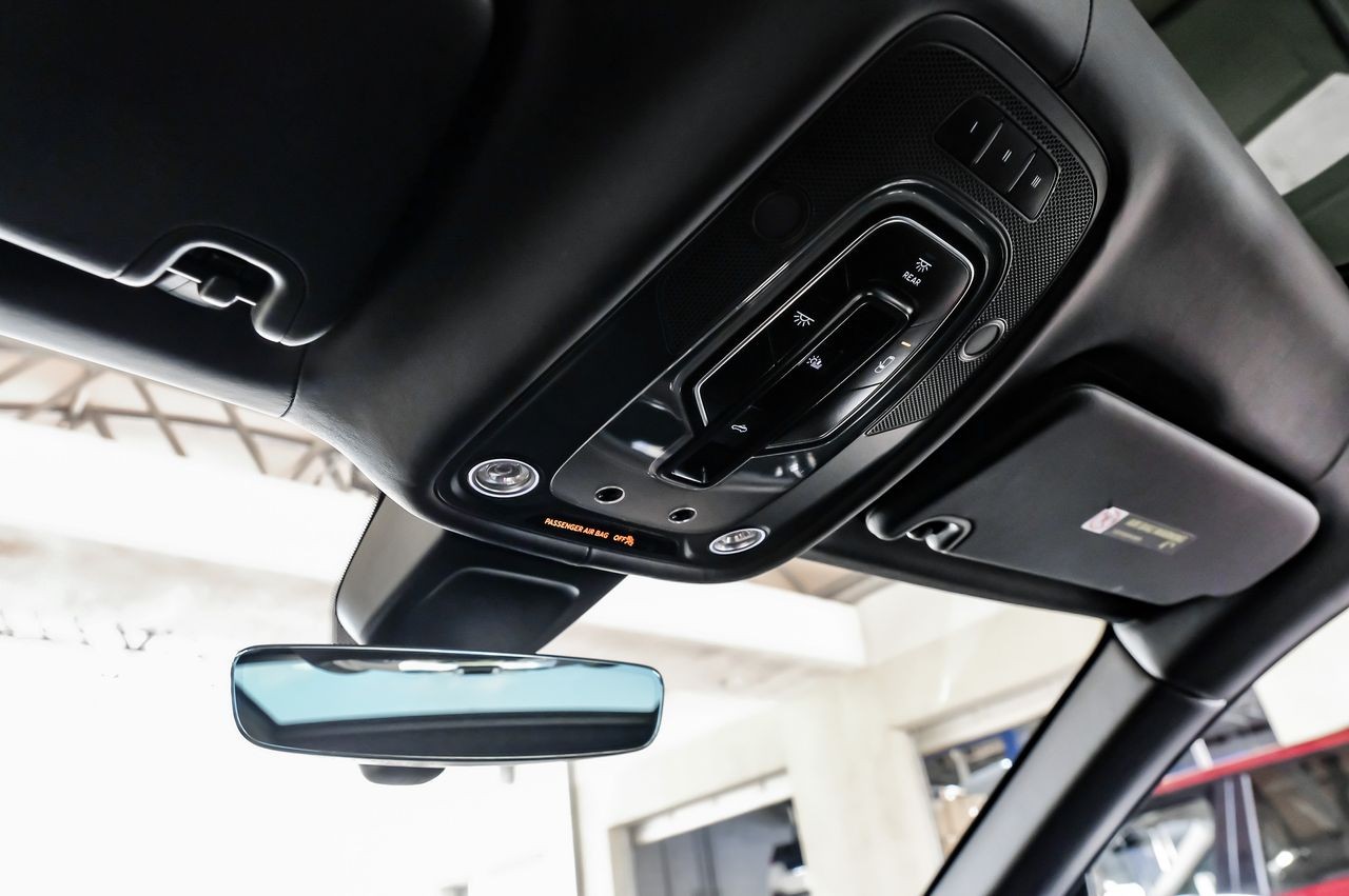 Bentley Bentayga Vehicle Main Gallery Image 36