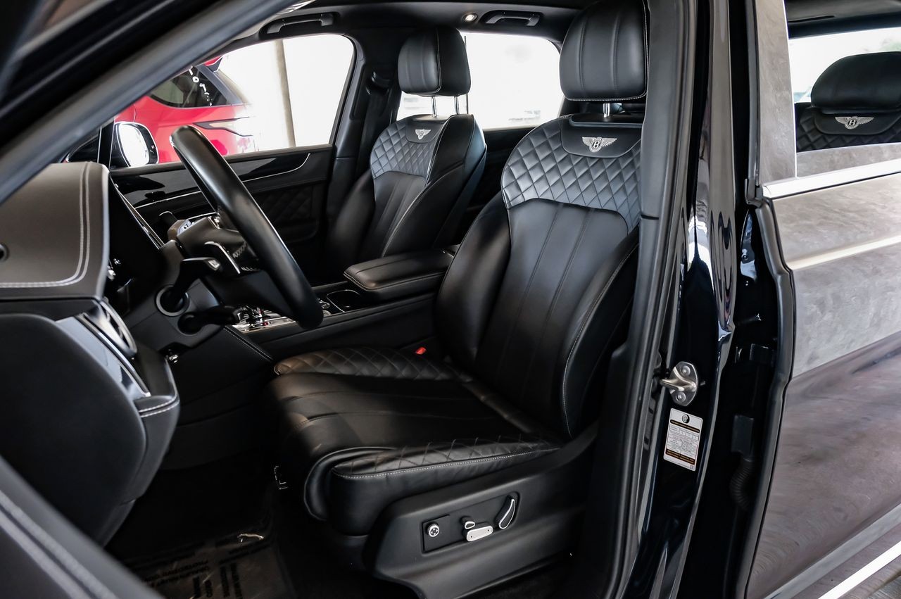 Bentley Bentayga Vehicle Main Gallery Image 37