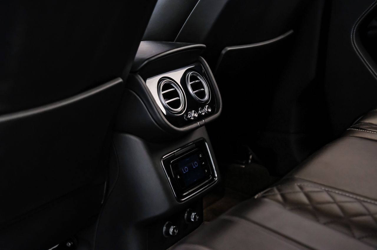 Bentley Bentayga Vehicle Main Gallery Image 43