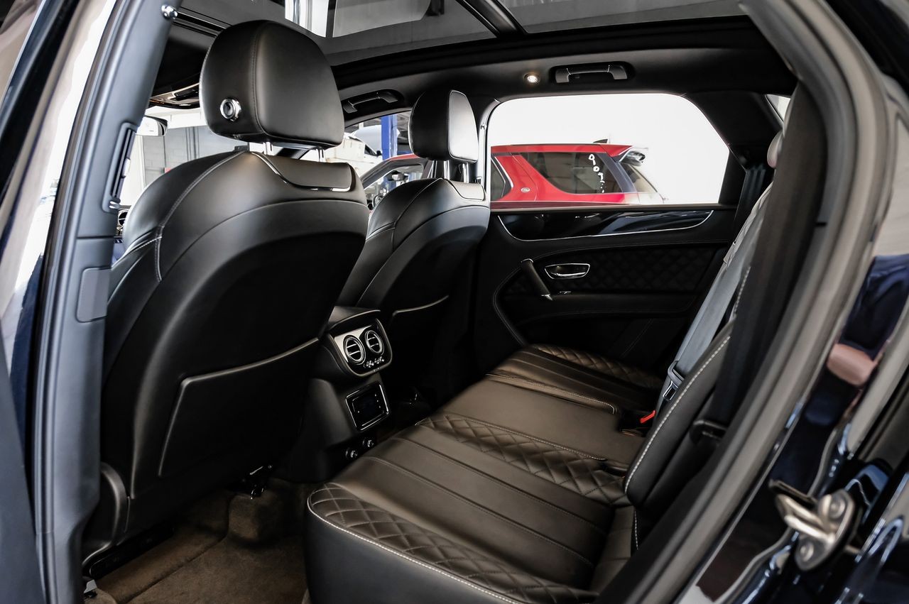 Bentley Bentayga Vehicle Main Gallery Image 44