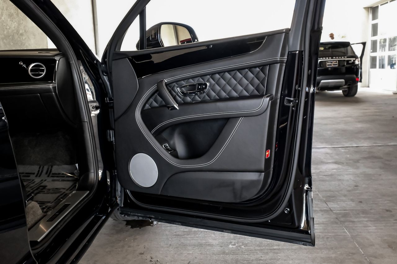 Bentley Bentayga Vehicle Main Gallery Image 50