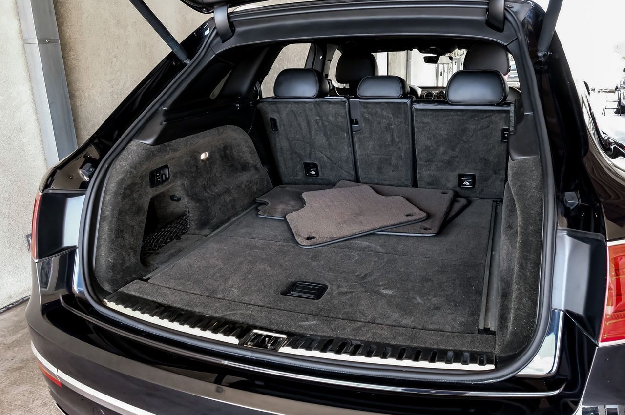 Bentley Bentayga Vehicle Main Gallery Image 55