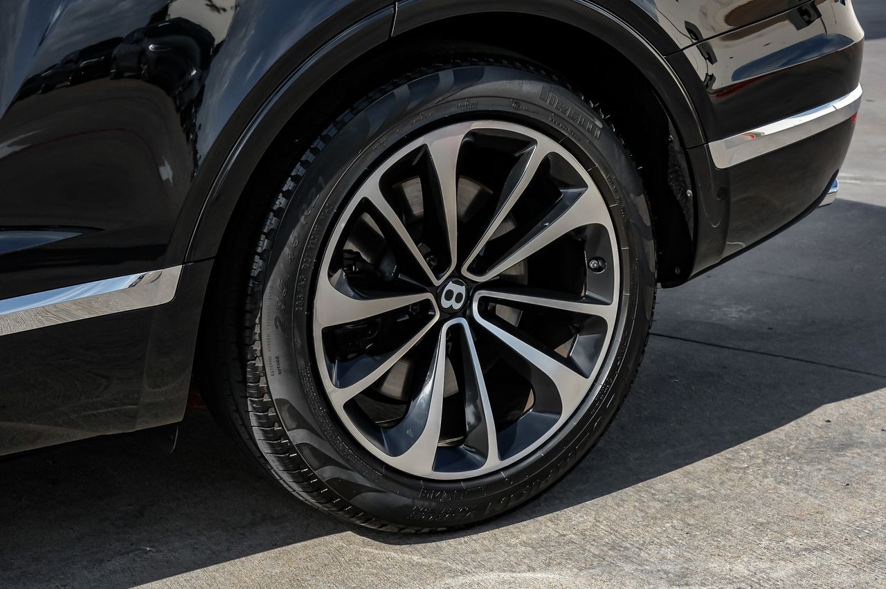 Bentley Bentayga Vehicle Main Gallery Image 61