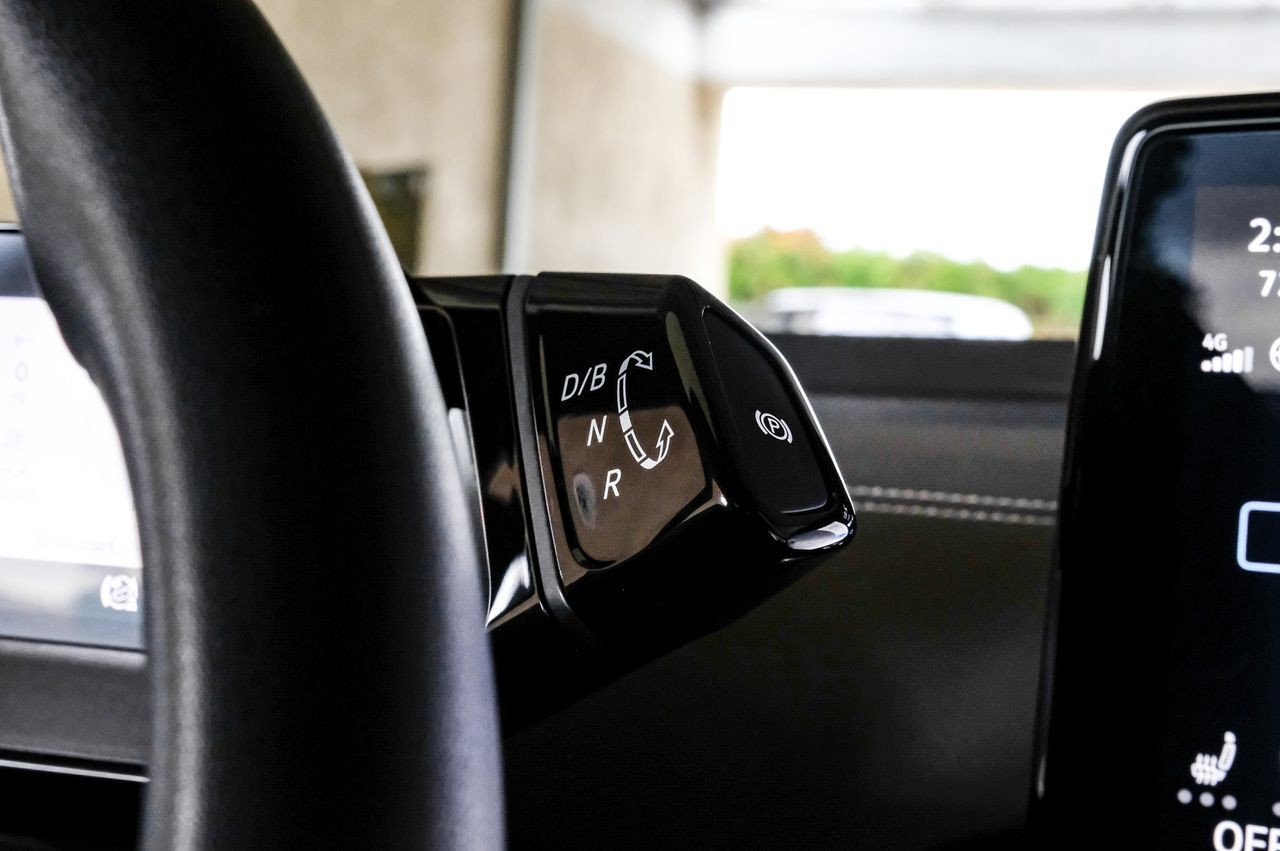 Volkswagen ID.4 Vehicle Main Gallery Image 20