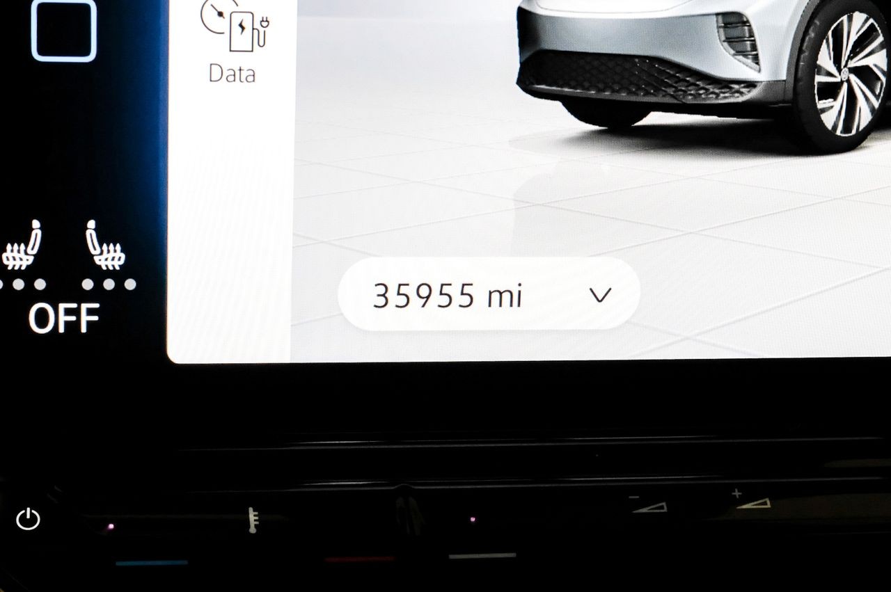 Volkswagen ID.4 Vehicle Main Gallery Image 22