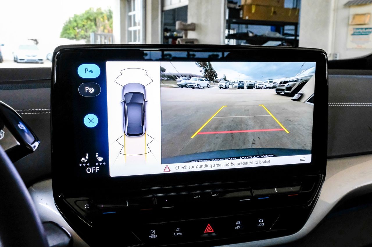 Volkswagen ID.4 Vehicle Main Gallery Image 23