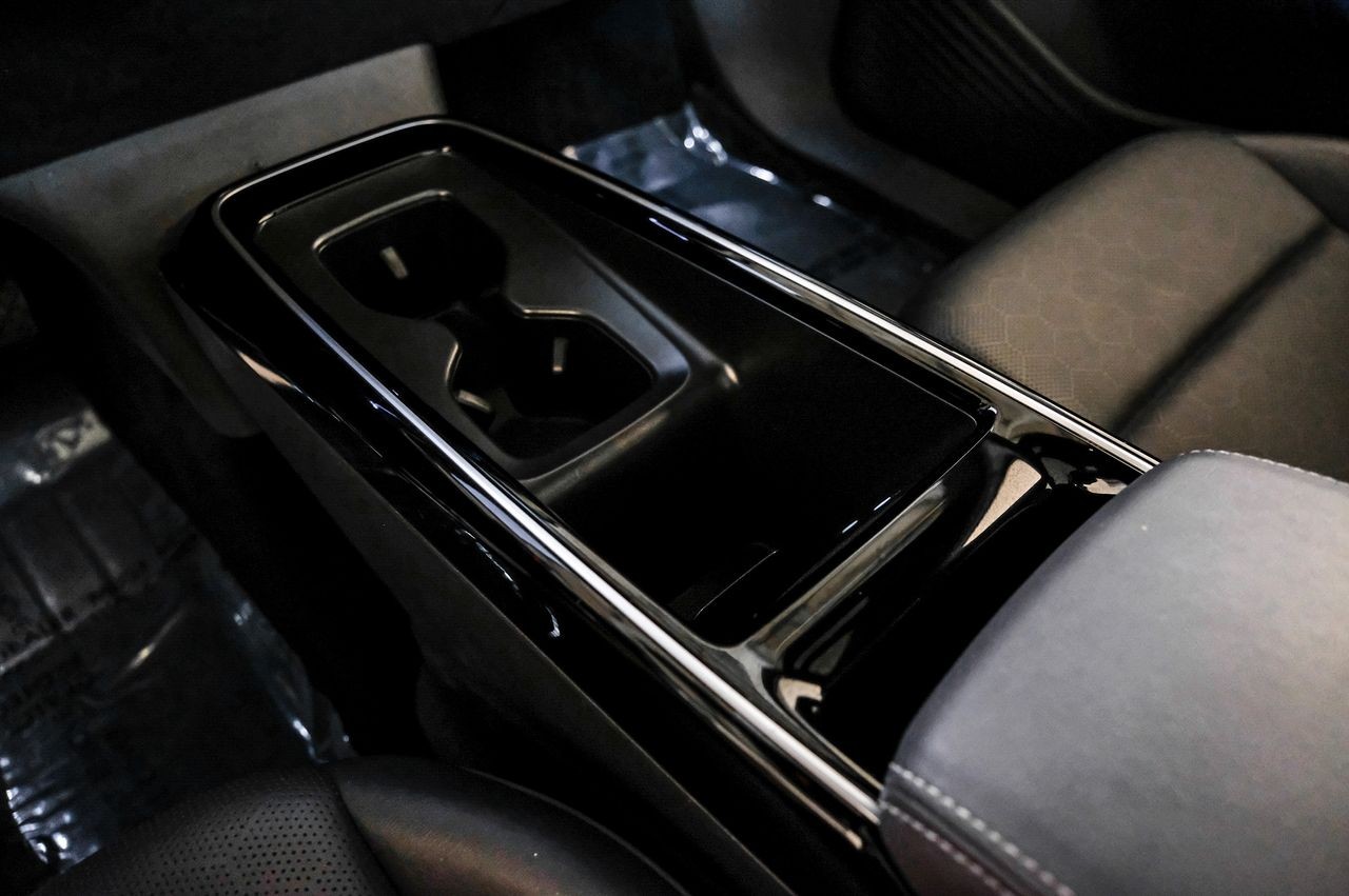 Volkswagen ID.4 Vehicle Main Gallery Image 26