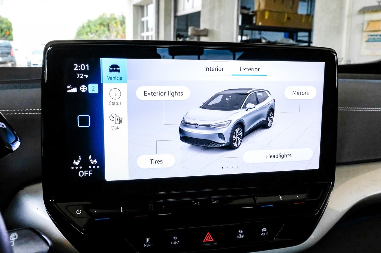 Volkswagen ID.4 Vehicle Main Gallery Image 30