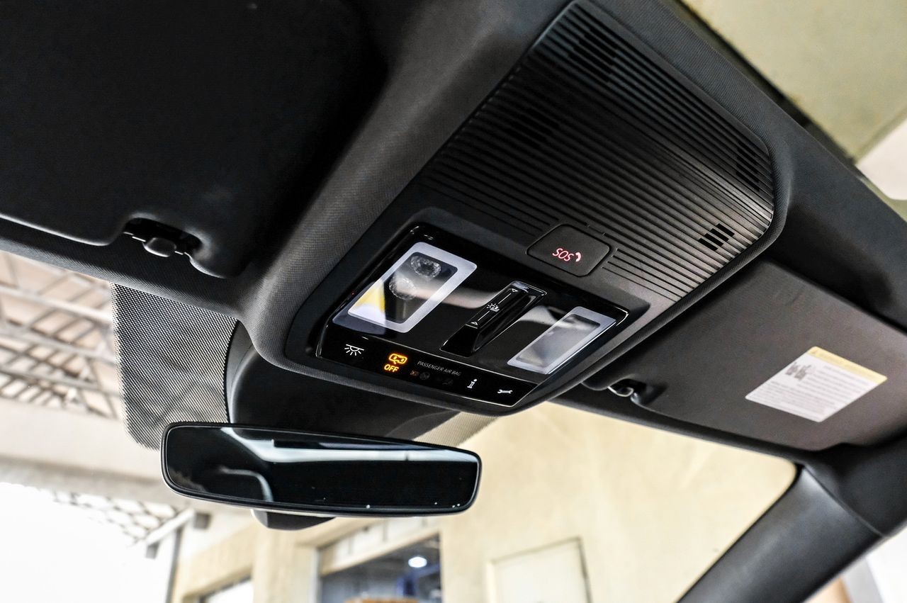 Volkswagen ID.4 Vehicle Main Gallery Image 33