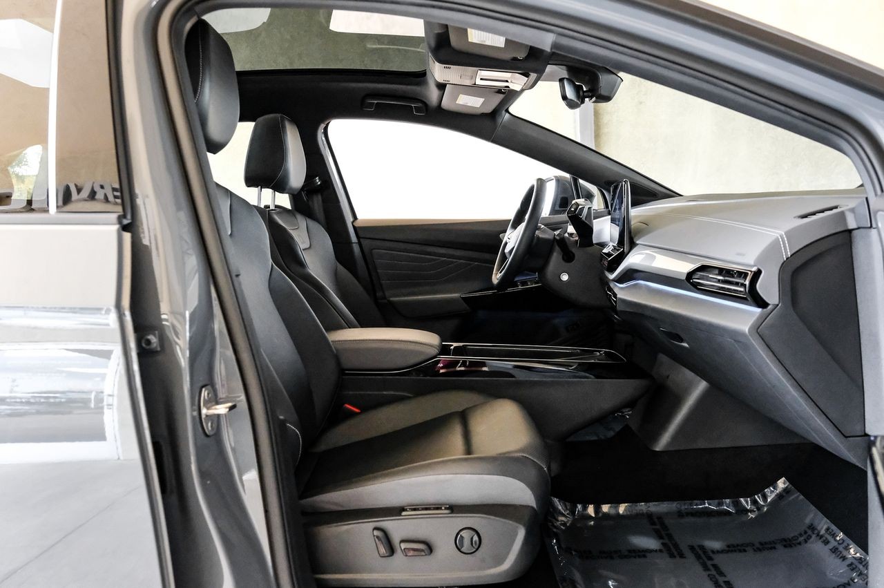 Volkswagen ID.4 Vehicle Main Gallery Image 36