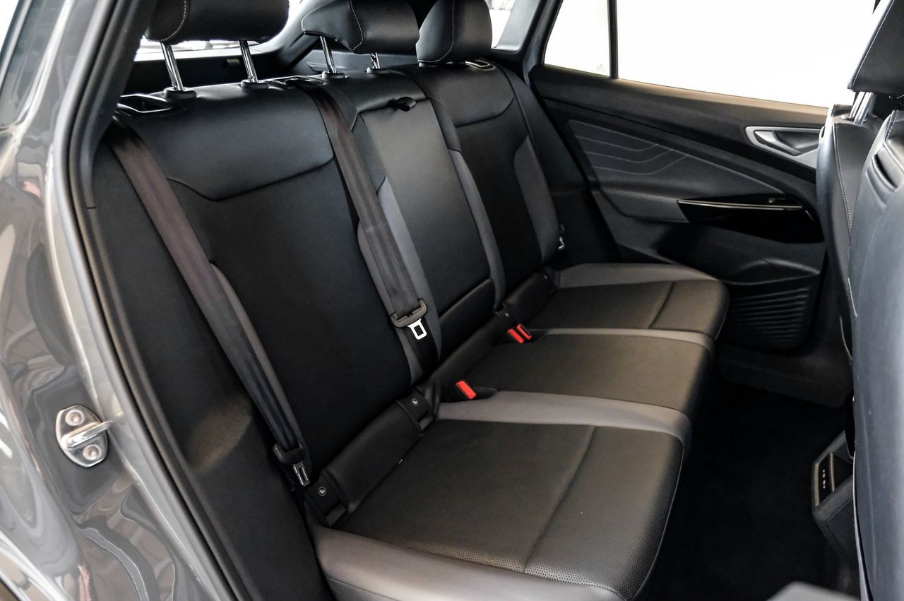 Volkswagen ID.4 Vehicle Main Gallery Image 38