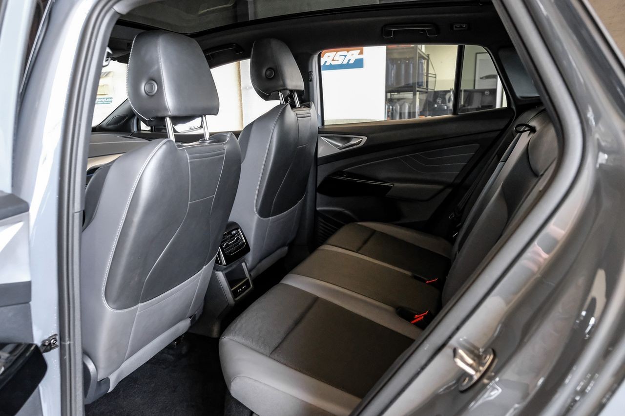 Volkswagen ID.4 Vehicle Main Gallery Image 41