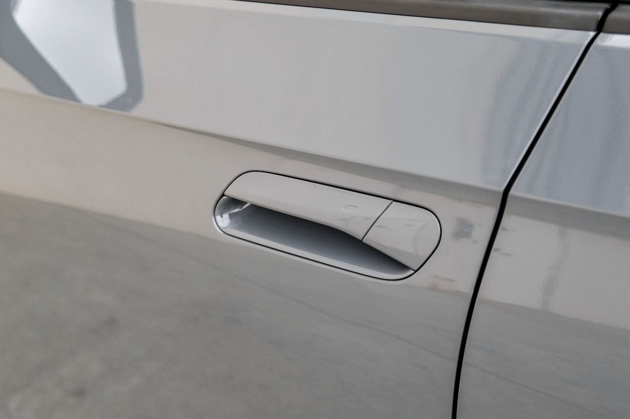 Volkswagen ID.4 Vehicle Main Gallery Image 43