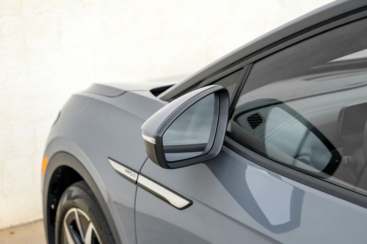 Volkswagen ID.4 Vehicle Main Gallery Image 44