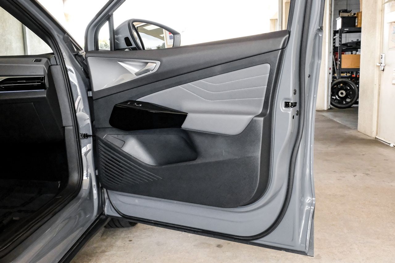 Volkswagen ID.4 Vehicle Main Gallery Image 47
