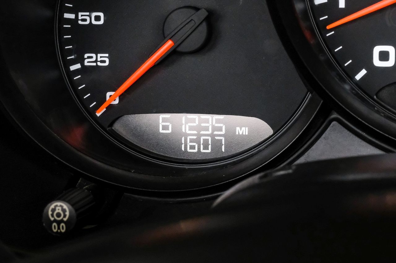 Porsche Boxster Vehicle Main Gallery Image 16