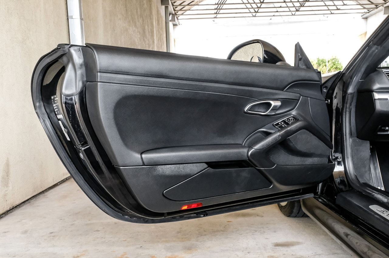 Porsche Boxster Vehicle Main Gallery Image 33