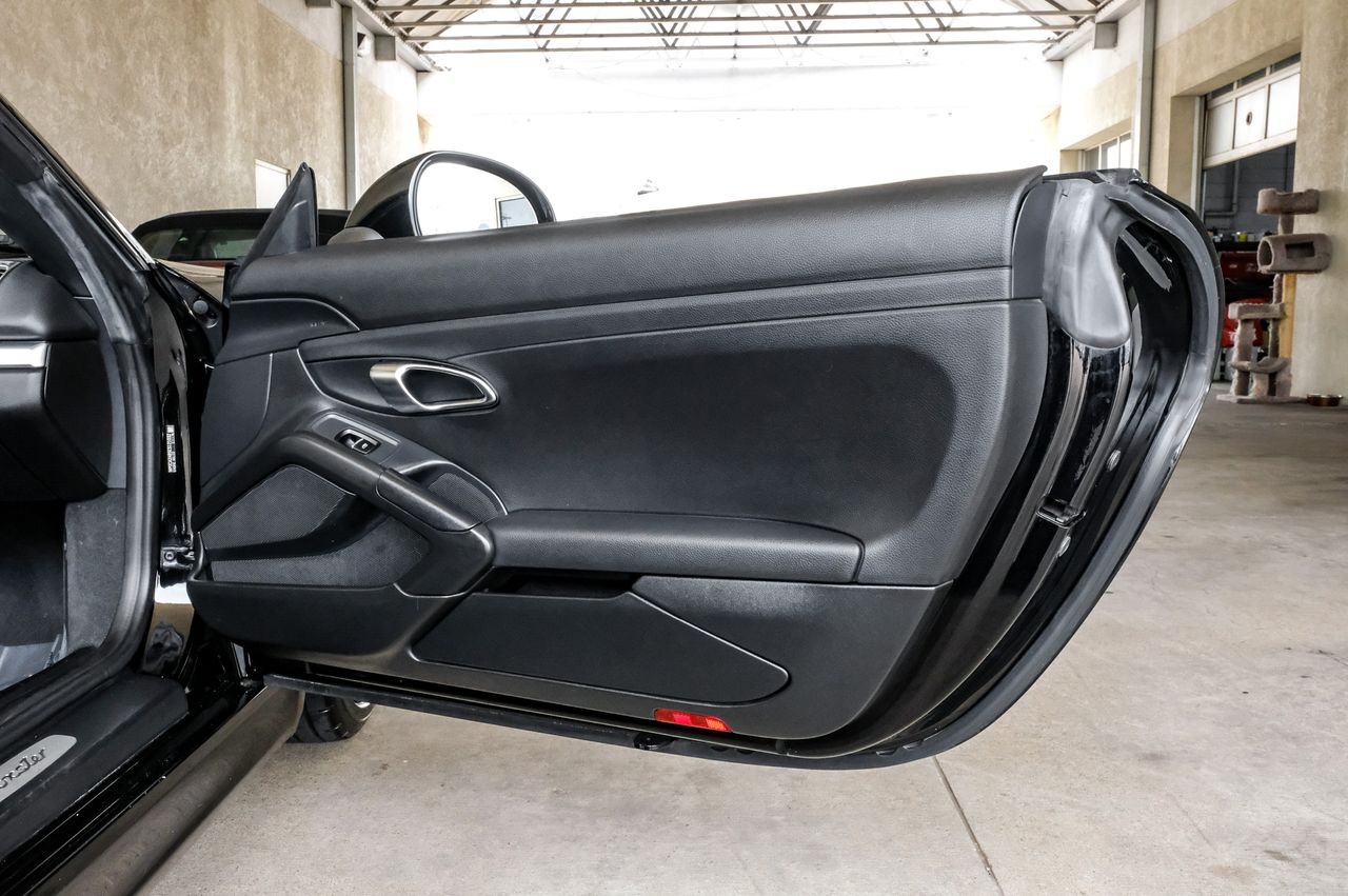 Porsche Boxster Vehicle Main Gallery Image 34