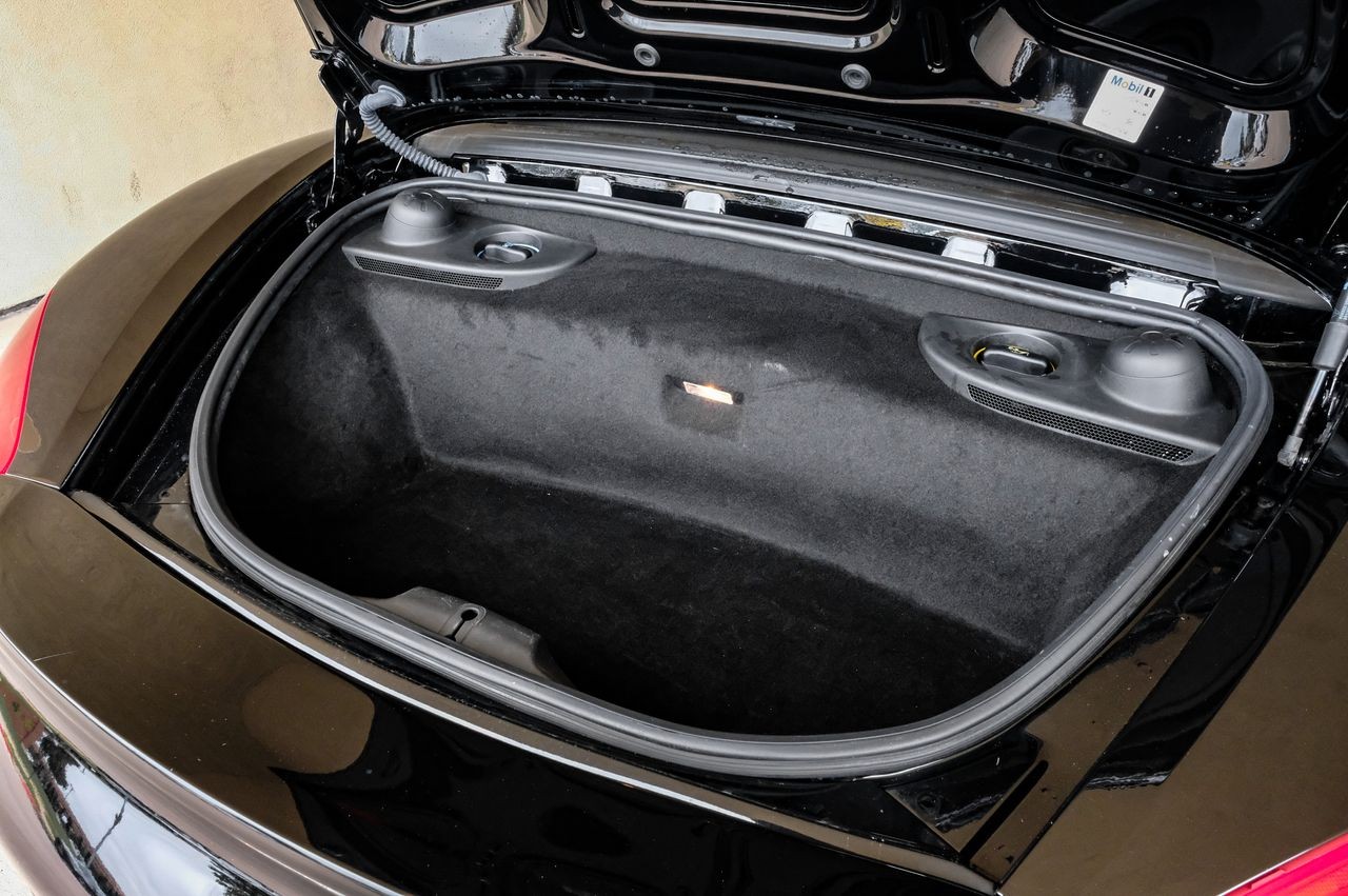 Porsche Boxster Vehicle Main Gallery Image 40