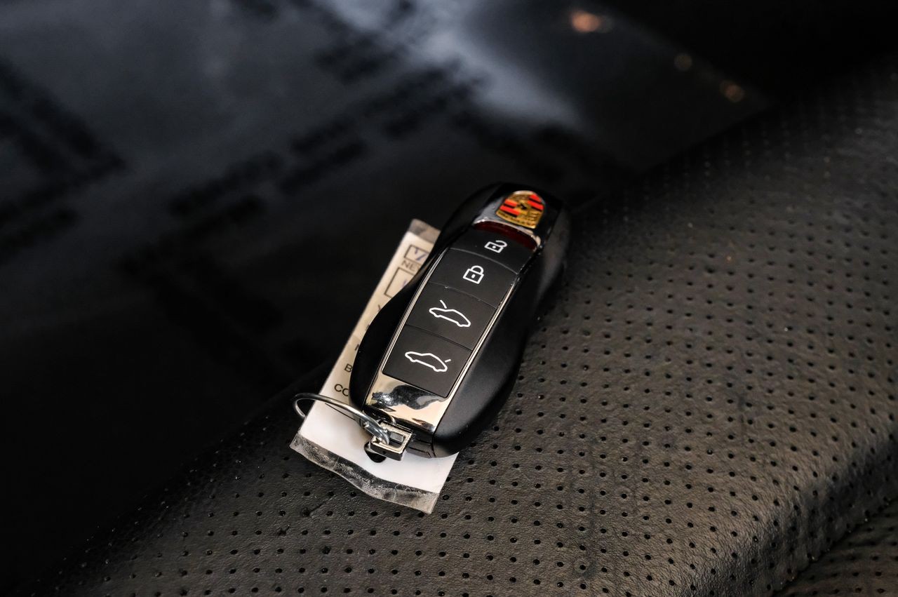 Porsche Boxster Vehicle Main Gallery Image 46