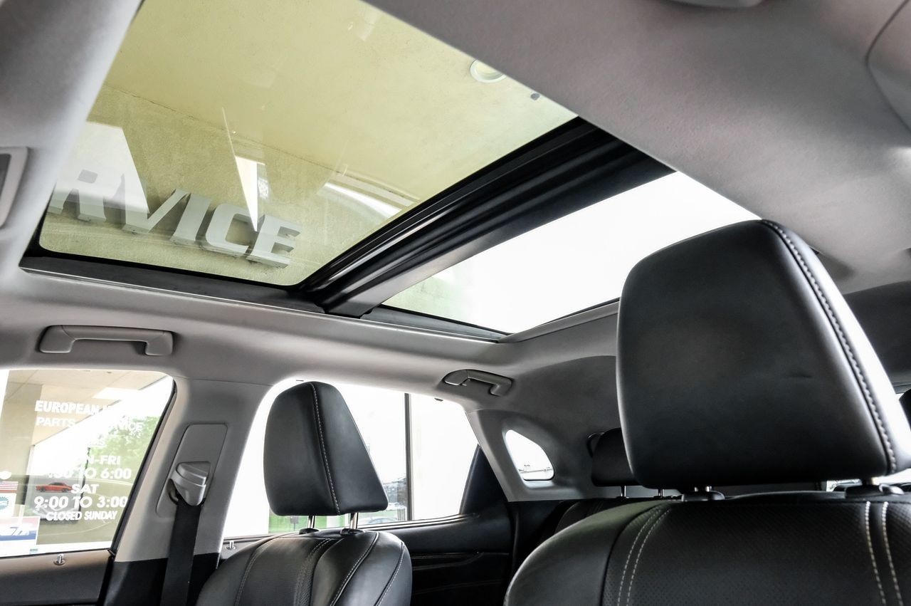 Lexus RX Vehicle Main Gallery Image 05