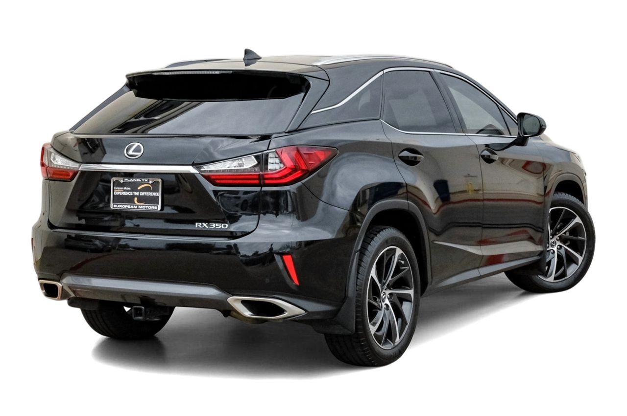 Lexus RX Vehicle Main Gallery Image 09