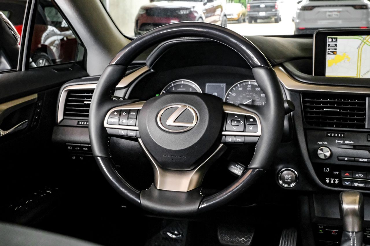 Lexus RX Vehicle Main Gallery Image 17