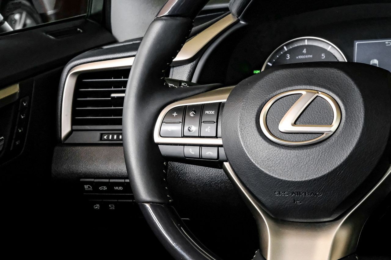 Lexus RX Vehicle Main Gallery Image 18