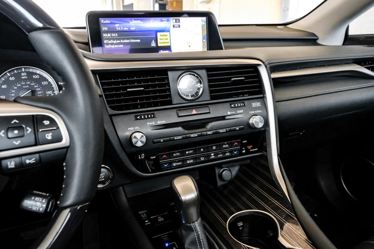 Lexus RX Vehicle Main Gallery Image 28