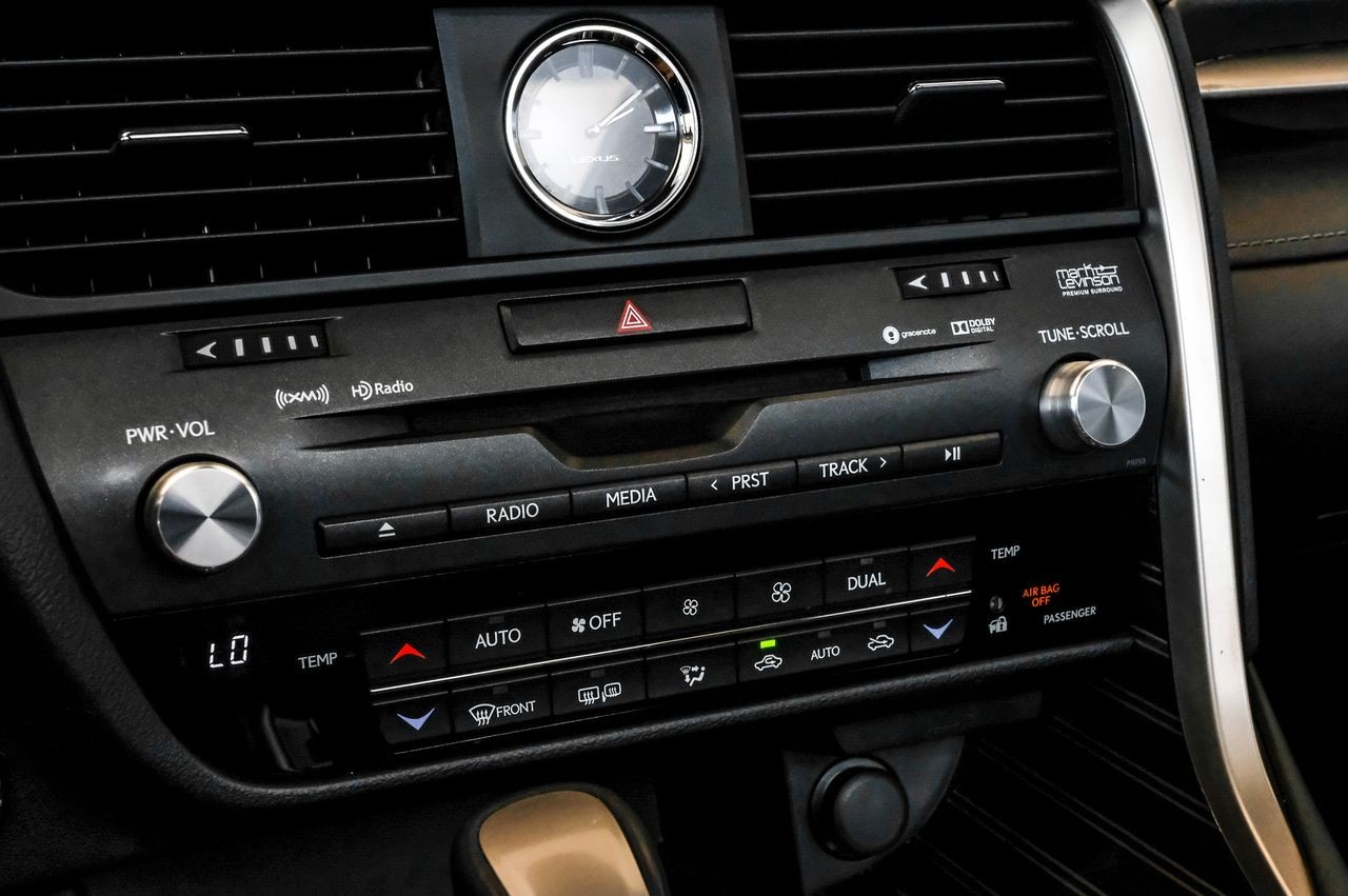 Lexus RX Vehicle Main Gallery Image 29