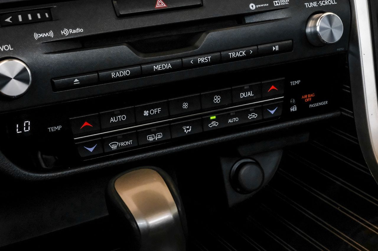 Lexus RX Vehicle Main Gallery Image 30