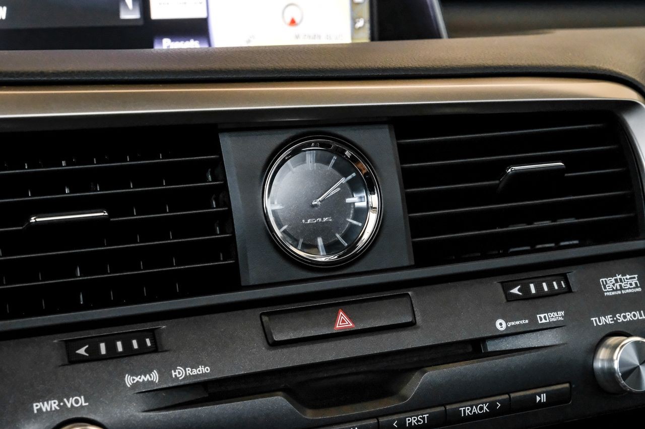 Lexus RX Vehicle Main Gallery Image 31