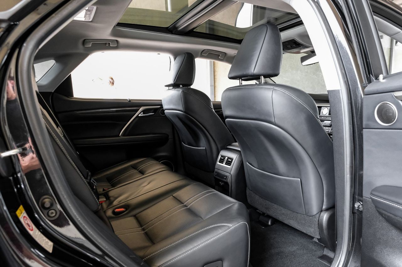 Lexus RX Vehicle Main Gallery Image 39