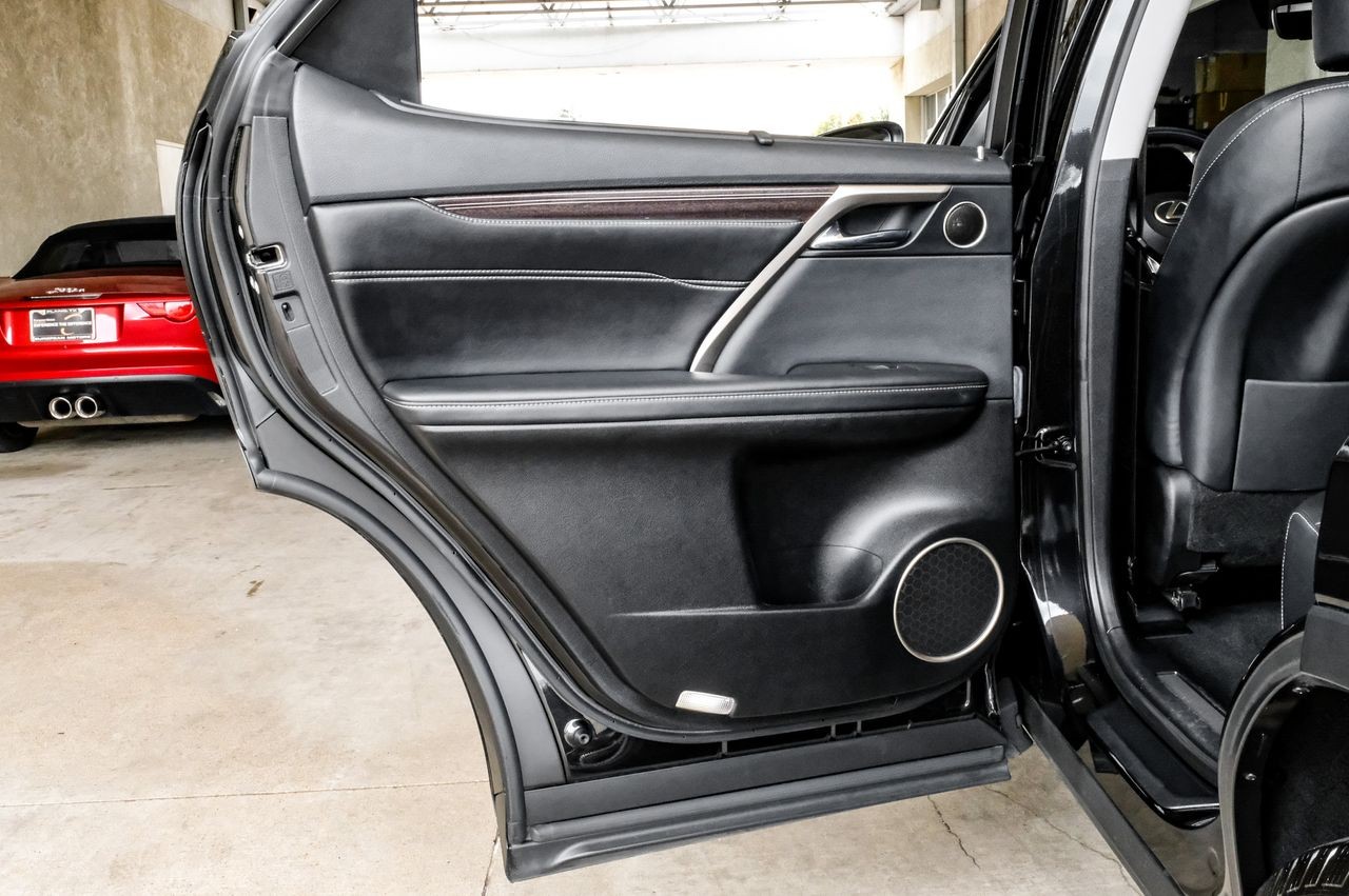 Lexus RX Vehicle Main Gallery Image 47