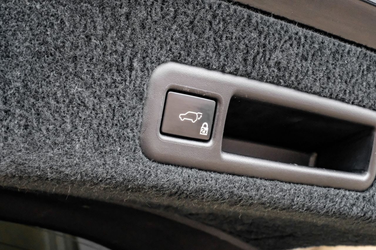 Lexus RX Vehicle Main Gallery Image 53