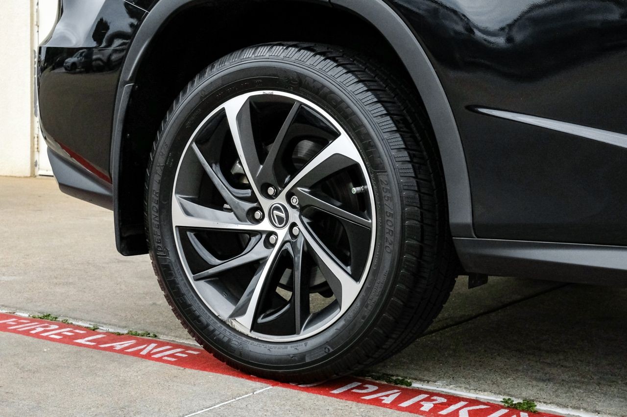 Lexus RX Vehicle Main Gallery Image 54