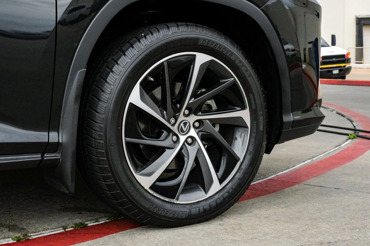 Lexus RX Vehicle Main Gallery Image 55