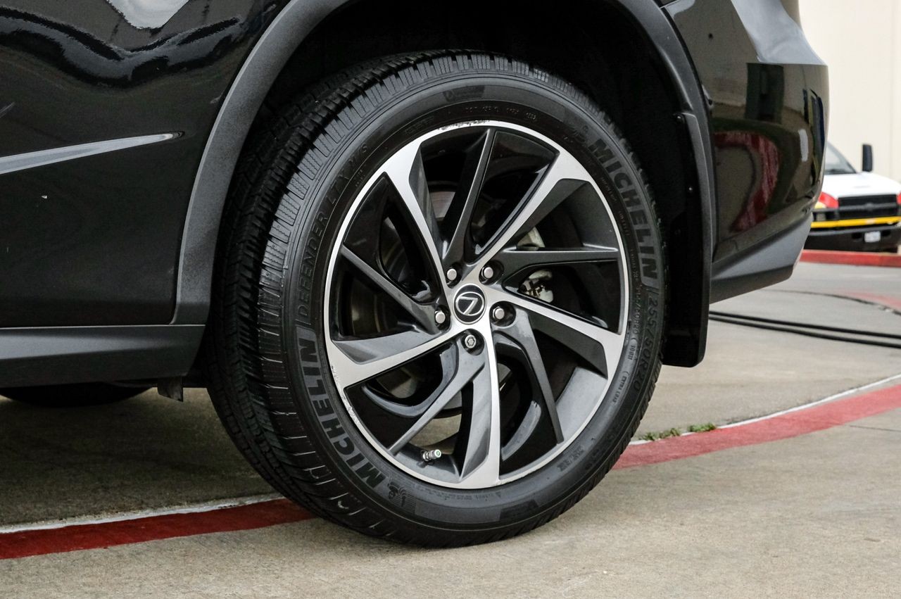 Lexus RX Vehicle Main Gallery Image 57