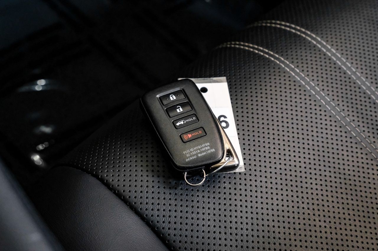 Lexus RX Vehicle Main Gallery Image 58