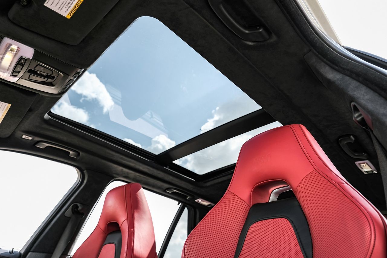 BMW X5 M Vehicle Main Gallery Image 05