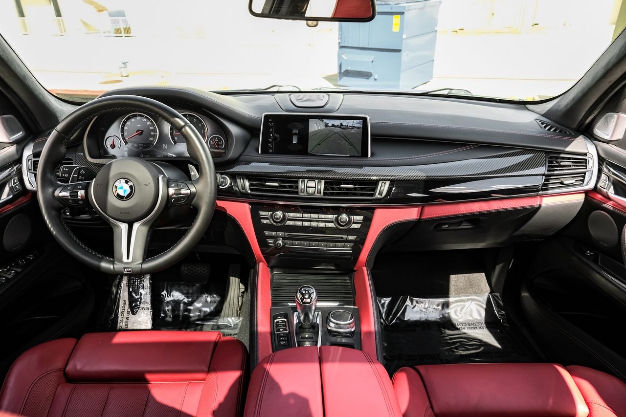 BMW X5 M Vehicle Main Gallery Image 14
