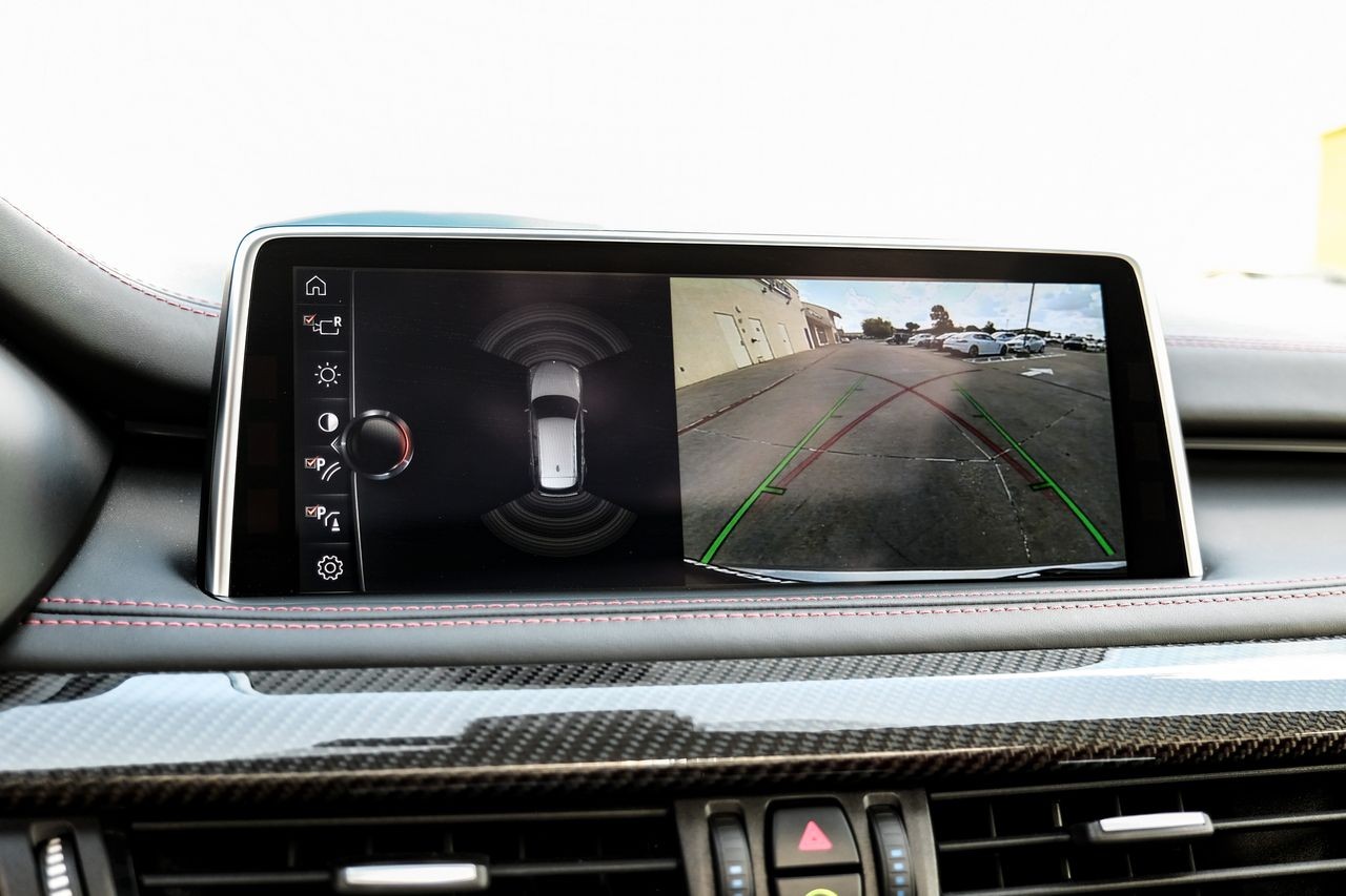 BMW X5 M Vehicle Main Gallery Image 23