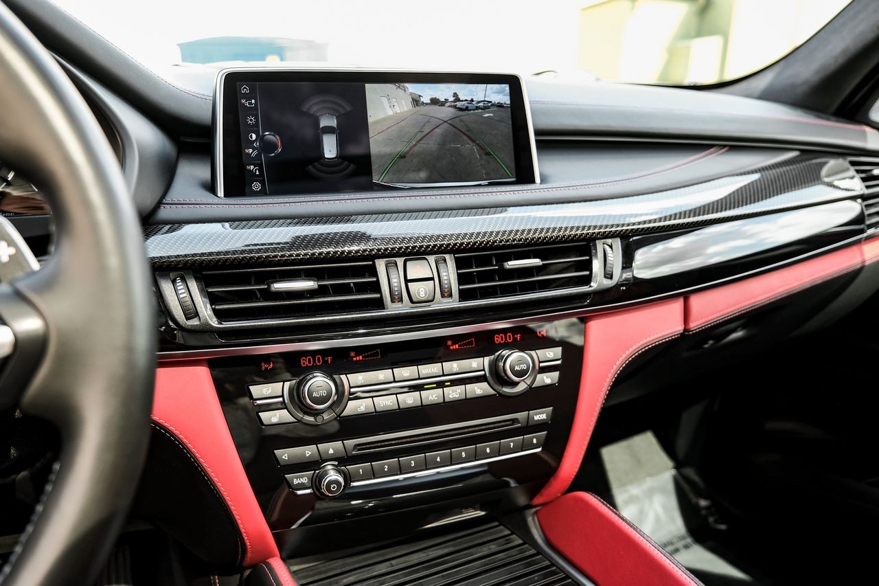 BMW X5 M Vehicle Main Gallery Image 27