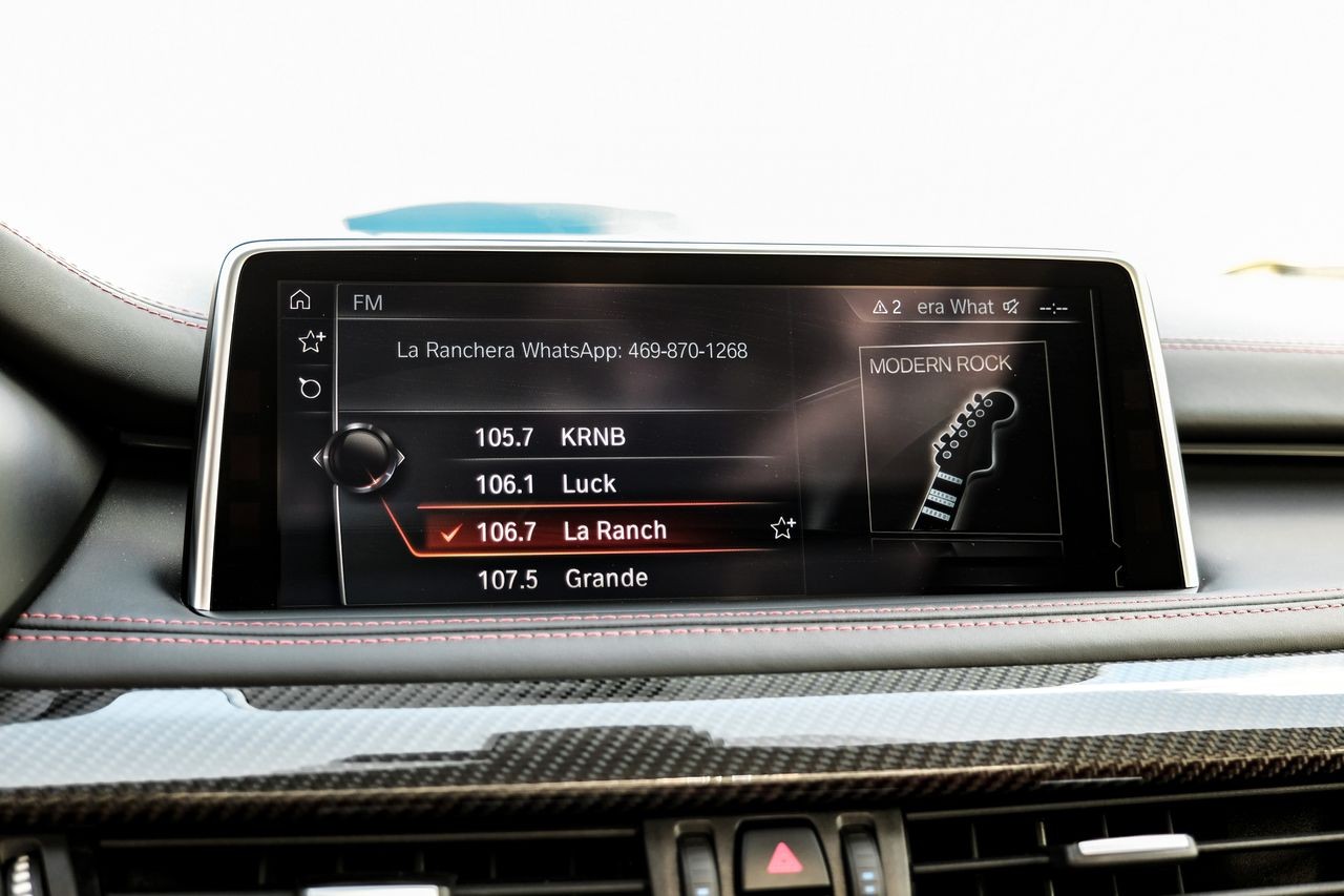 BMW X5 M Vehicle Main Gallery Image 31