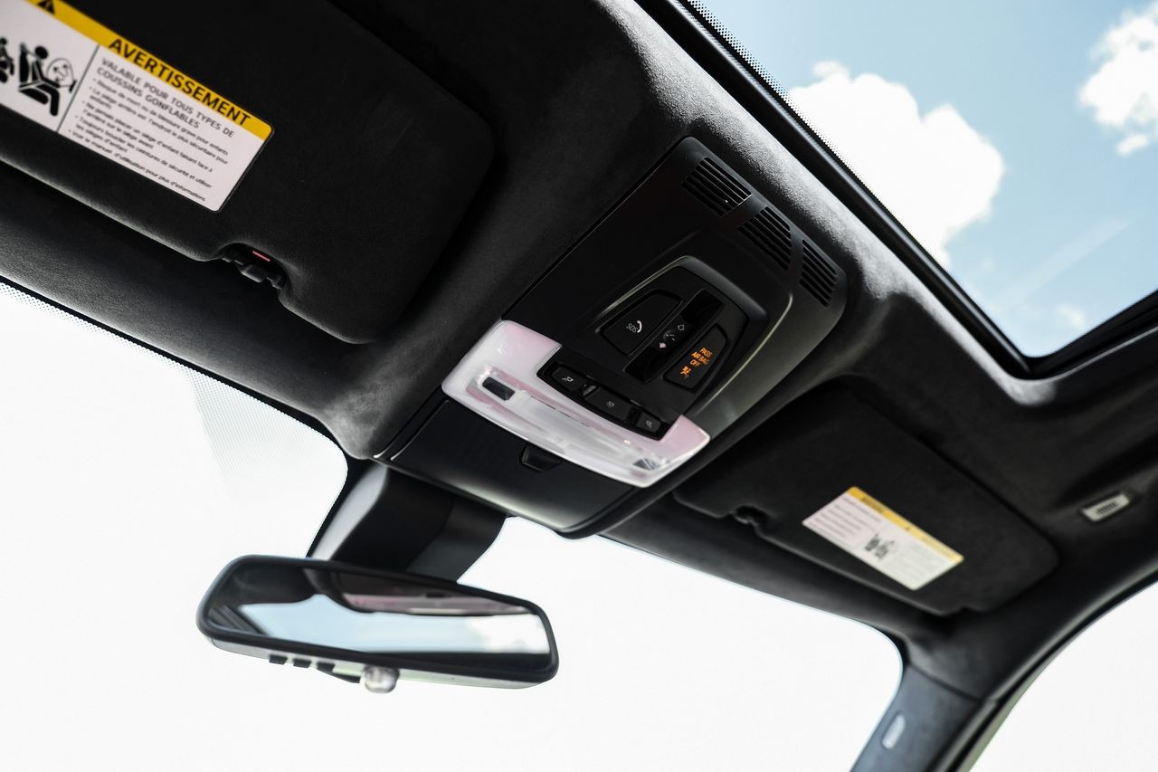 BMW X5 M Vehicle Main Gallery Image 34