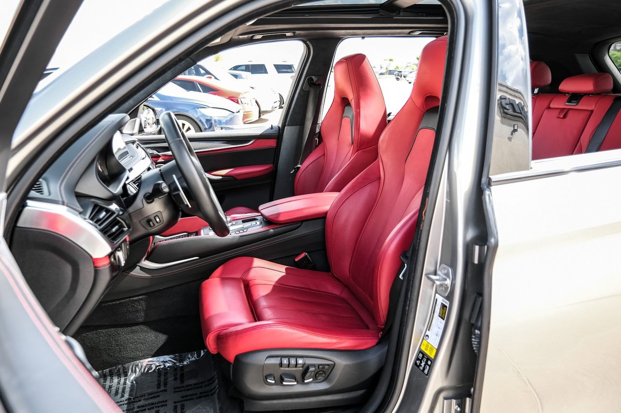 BMW X5 M Vehicle Main Gallery Image 35