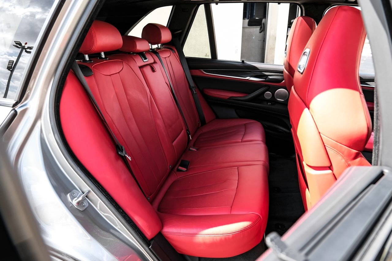 BMW X5 M Vehicle Main Gallery Image 38