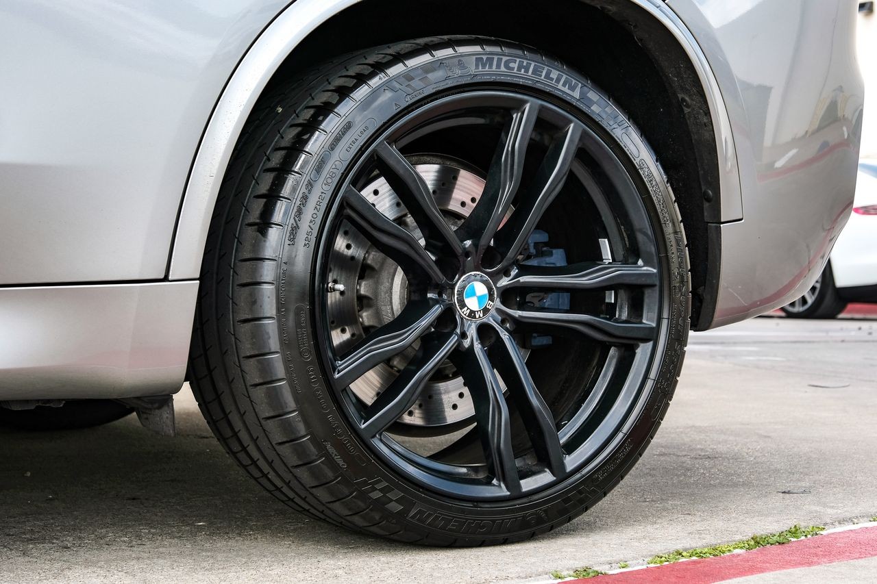BMW X5 M Vehicle Main Gallery Image 62